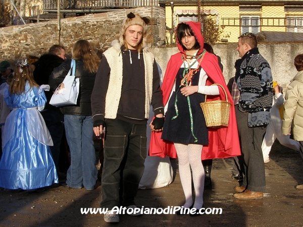 Capuccetto Rosso e il lupo... cattivo? no...