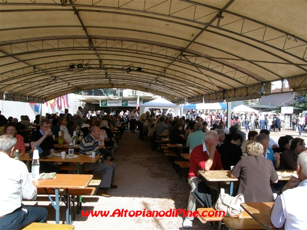 Il tendone della festa