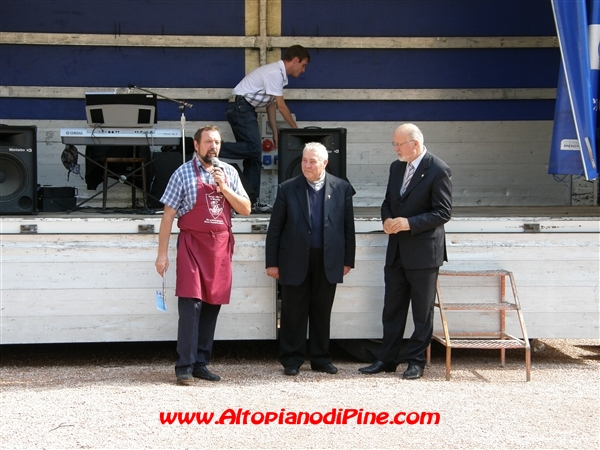 Don Silvio Benedetti e il Sindaco Sergio Anesi