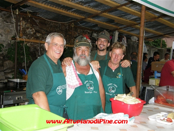 Alcuni Alpini che hanno lavorato in cucina