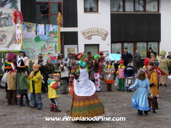 Esibizione dei carri - Carneval Bedolero