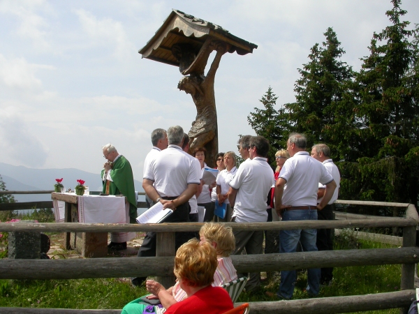 Gita a Malga Cambroncoi del Coro Santa Giuliana di Sternigo - foto Bruno Ioriatti
