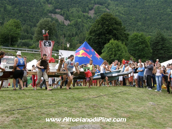 Partenza della gara di Crazy Boat