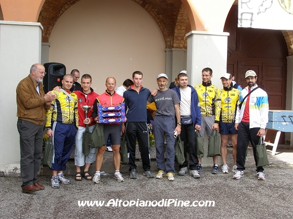 La squadra maschile prima classificata A tutta birra - Mai Zeder 2008