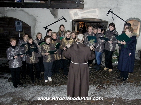Coro La Sorgente - Mercatino di Natale 2008 di Miola