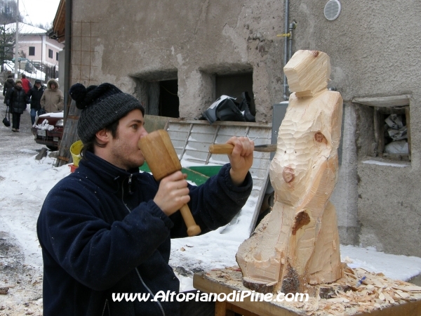 Scultore al lavoro - El paes dei Presepi 2008