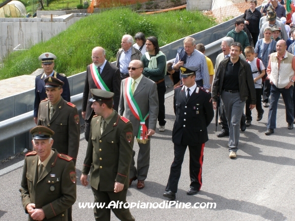 Festa Patronale Madonna di Piné 2008 - i sindaci di Baselga e Bedollo e altre autoritá