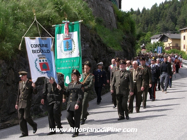 Festa Patronale Madonna di Piné 2008 - gli stendardi di Baselga e Bedollo