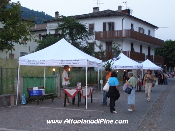 Piné  sotto le stelle 2008 - mercatino prodotti tipici 