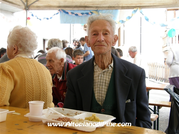 Egidio ex alpino novanticinquenne della Faida era presente alla sagra