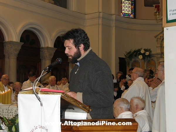 Stefano ringrazia Don Celestino che ci ha accompagnati nel periodo di cambio parroco e saluta Don Stefano