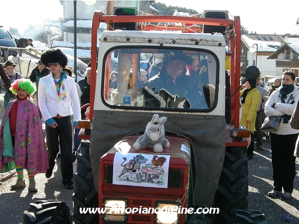 Mario alla guida del carro di Tressilla - Carnevale 2009 