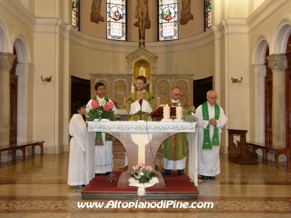 Don Gabriele Bernardi che celebra la S.Messa