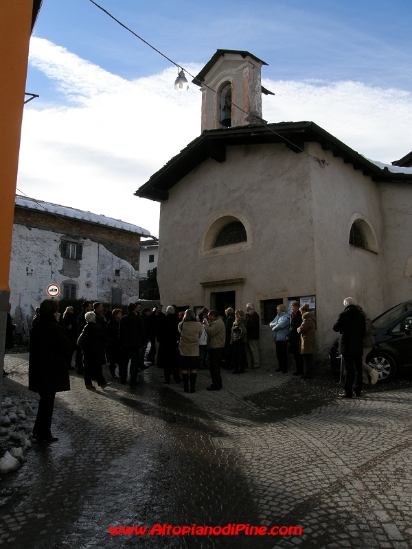Amici e parenti presenti arrivati a Tressilla per festeggiare la centenaria