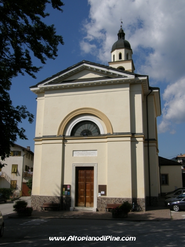 Ingresso chiesa S. Trinitá - Faida 