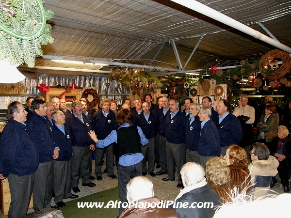 Un momento del Concerto in serra 2009 - Coro Abete Rosso 