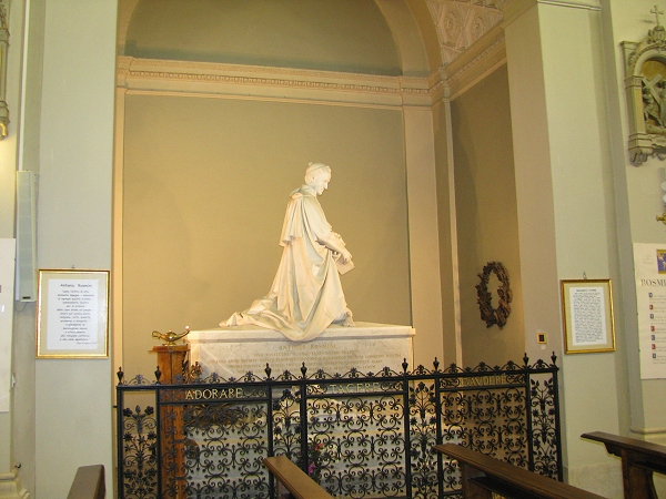 Monumento ad Antonio Rosmini all'interno della Chiesa del Crocifisso a Stresa - foto Bruno Ioriatti
