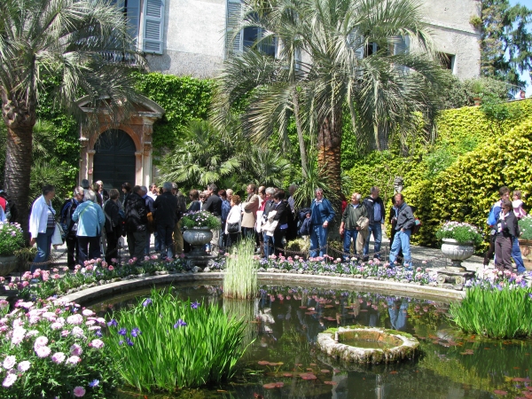 La fontana e scorci del parco - foto Bruno Ioriatti
