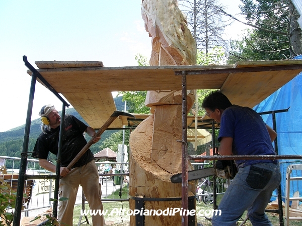 Scultori all'opera - Dragon Festival 2009 - Baselga di Pine'