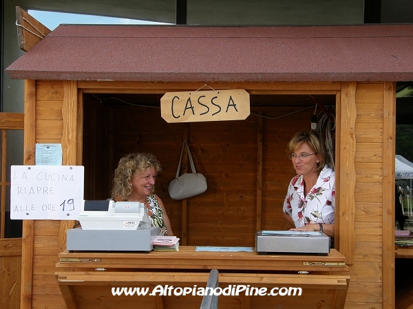 Volontarie alla cassa - Sagra San Rocco 2009 