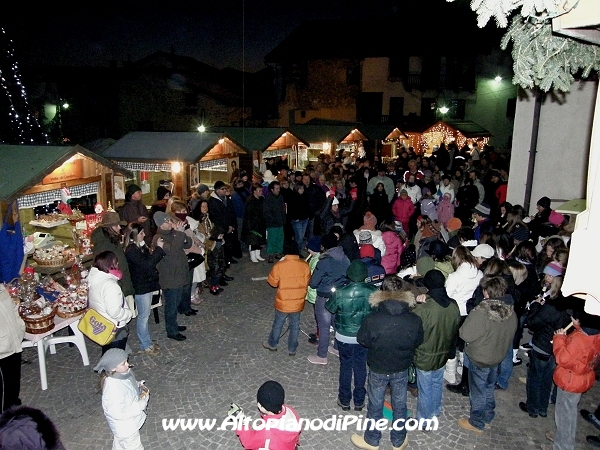 Concerto dei ragazzi della Scuola Media Don Tarter di Baselga - Mercatino di Natale 2009 - El paes dei Presepi 2009