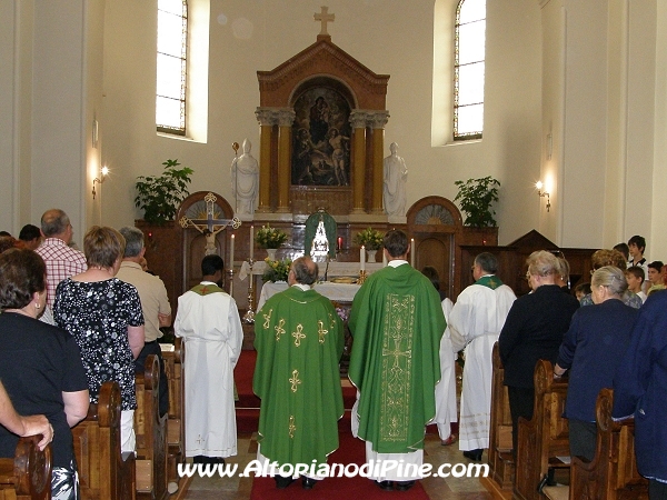 Inizio della celebrazione religiosa