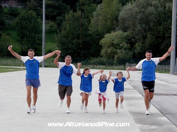 Un gruppo all'arrivo della Tut Piné 2009 