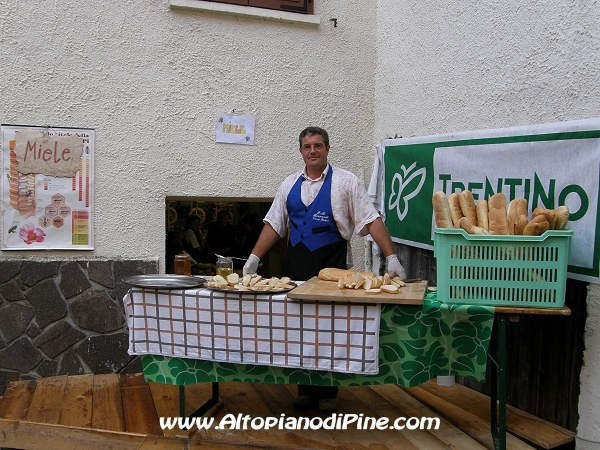 Miele - Antichi Mestieri ai Fregoloti - Montagnaga Baselga di Piné  2009
