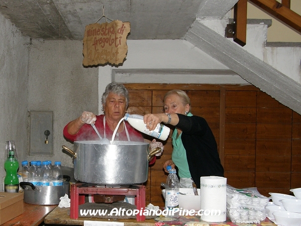 Minestra di fregoloti - Antichi Mestieri ai Fregoloti - Montagnaga Baselga di Piné  2009
