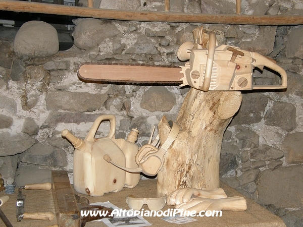 Opere d'arte di scultura - Antichi Mestieri ai Fregoloti - Montagnaga Baselga di Piné  2009