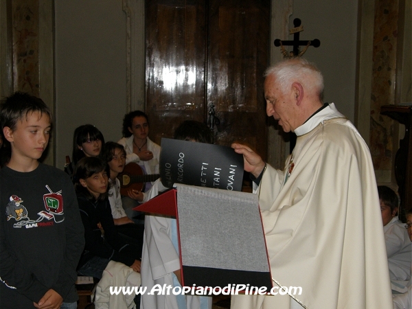 Un album di fotografie per ricordare le localitá della parrocchia di Montagnaga