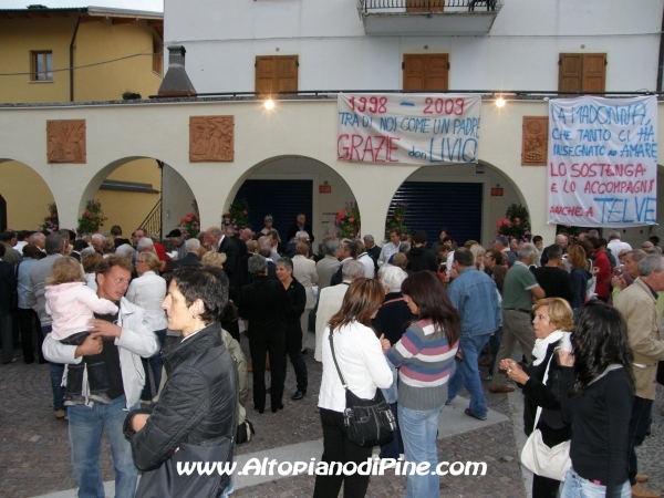 Momenti della festa di saluto a don Livio Dallabrida