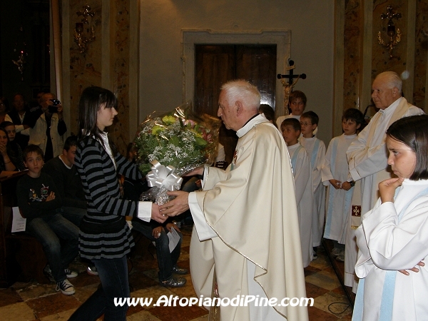 Un mazzo di fiori per don Livio Dallabrida