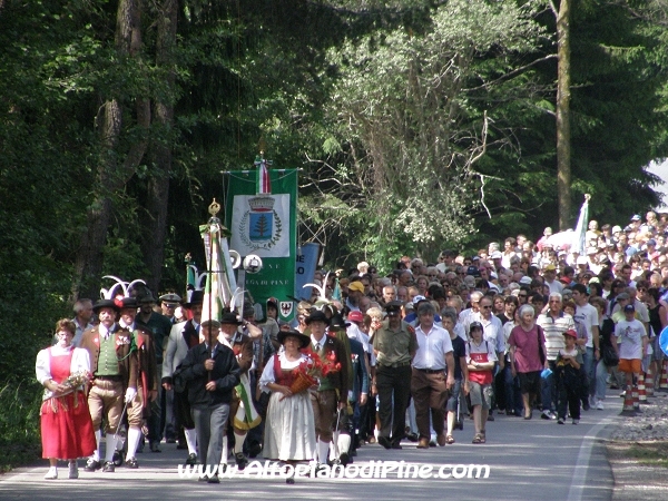 La processione religiosa - Festa Patronale Madonna di Piné 2009