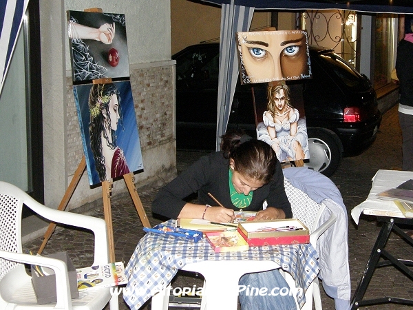 L'artista Giorgia Broseghini all'opera - Piné  sotto le stelle 2009 - 8 luglio 2009 