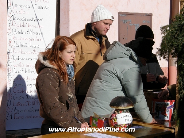 Quante sono le caramelle nel funghetto? - Sagra di Santa Giuliana 2009