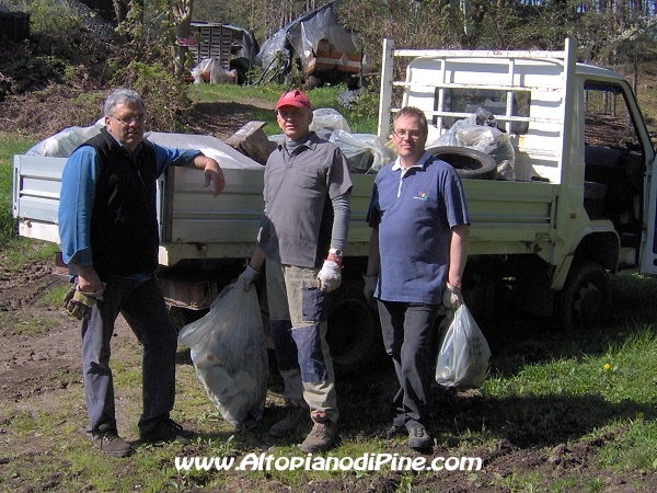 Giornata ecologica 2009 - alcuni volontari al lavoro
