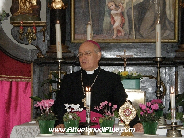 La benedizione dell'Arcivescovo Luigi Bressan - foto Giorgio