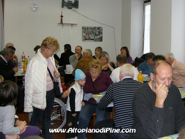 Vigo - Castagnata 2009: all'interno delle ex scuole