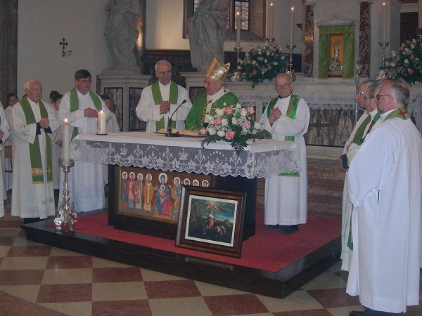 Momenti della celebrazione religiosa - foto Daniele Ferrari