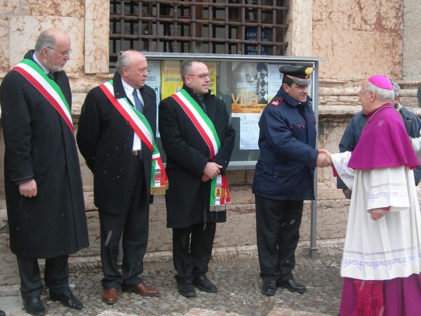 Il saluto di alcune autorità - foto Daniele Ferrari