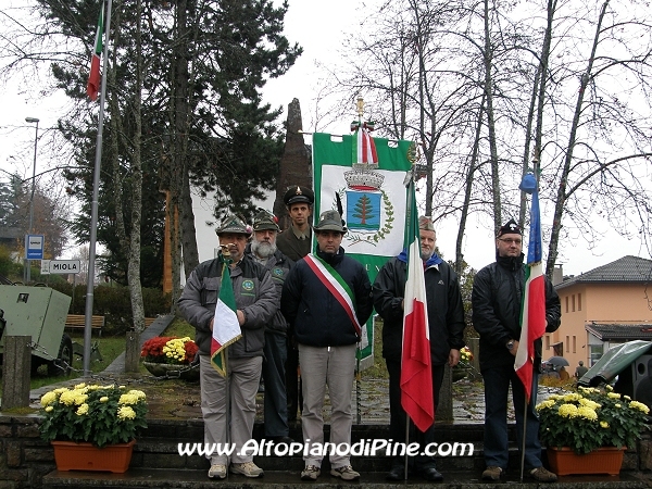 Alcuni degli stendardi presenti