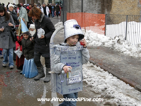 Pineé - Carnevale 2010 - astronauta su Marte? no a Baselga :) 