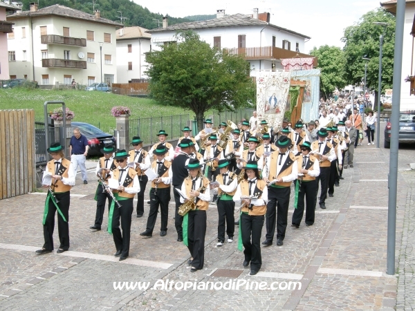 Il Gruppo Bandistico Folk Pinetano - Festa della Comunitá S. Maria Assunta 2010 - Baselga di Pine'