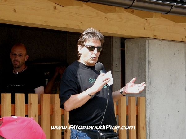 Il presidente del Hockey Club Piné che assieme agli amici di Evelin ha organizzato la camminata