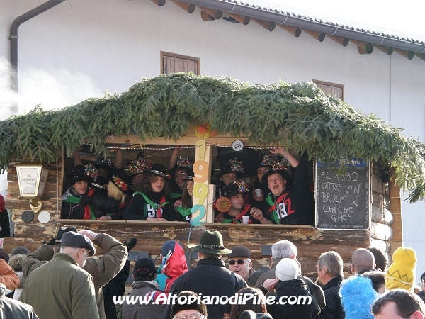 Carneval Bedolero 2010 - arriva il carro dei coscritti