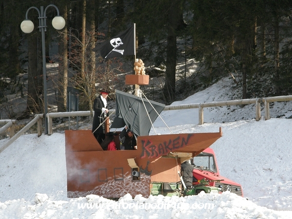 Carneval Bedolero 2010 - il carro dei Pirati di Centrale
