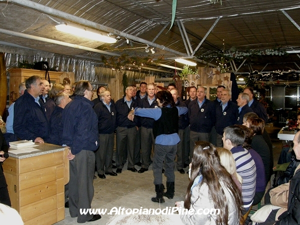 Floricoltura Ioriatti - Concerto in Serra del coro Abete Rosso - gennaio 2010