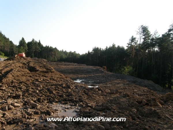 Deposito del materiale su terreno ASUC Tressilla