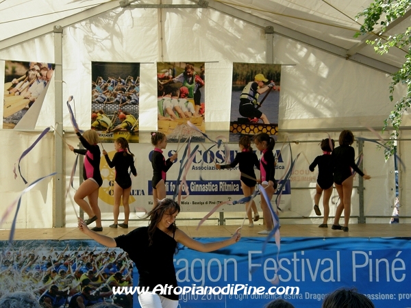 Esibizione del GS Costalta sezione artistico - Dragon Festival 2010 - Baselga di Pine'
